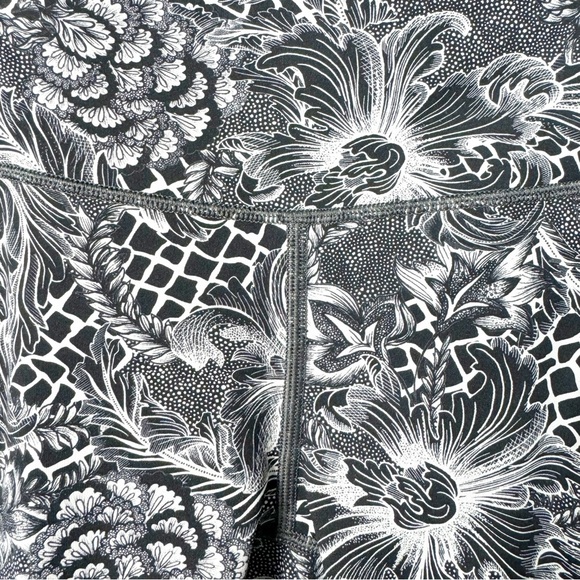 🤖 28. LULULEMON Speed Up Tight FO Luxtreme 28” Nouveau Starlight Black White 2 - Picture 4 of 9